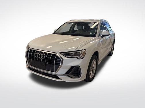 2023 Audi Q3 45 S line Premium