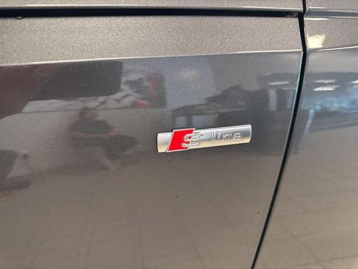 2023 Audi A4 45 S line quattro Premium