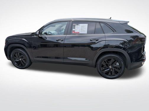 Deep Black Pearl Effect 2023 Volkswagen Atlas Cross Sport 3.6L V6 SE w/Technology