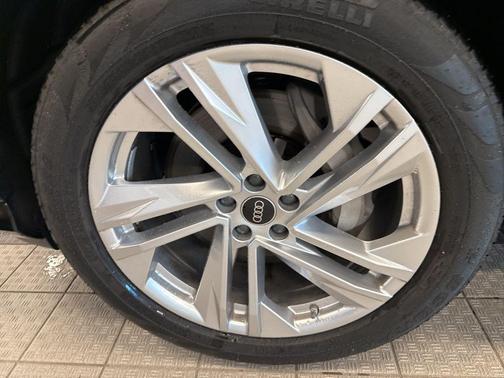2023 Audi Q7 55 Premium