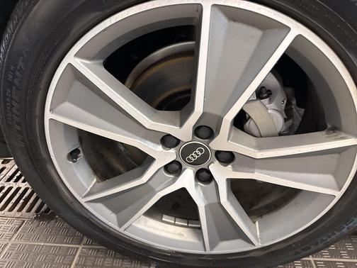 2025 Audi Q5 45 S line quattro Premium