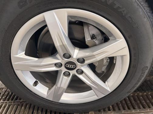 2023 Audi Q5 40 Premium