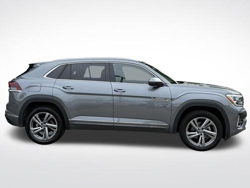 Platinum Gray Metallic 2024 Volkswagen Atlas Cross Sport 2.0T SEL R-Line