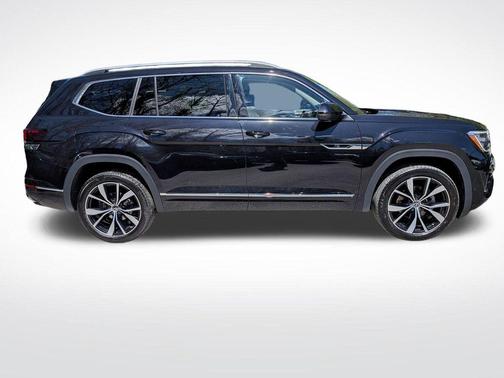 Deep Black Pearl Effect 2025 Volkswagen Atlas 2.0T SEL Premium R-Line