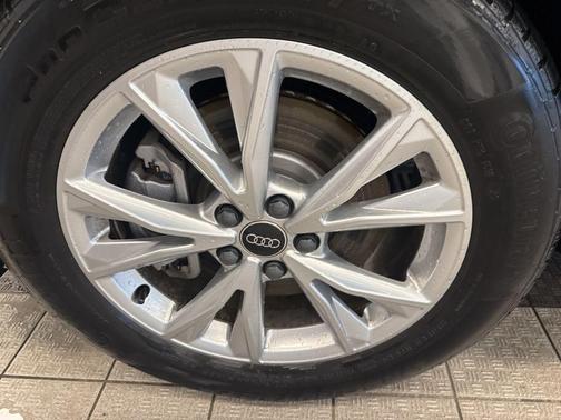 2025 Audi Q3 45 S line Premium