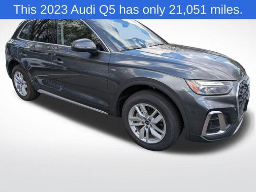 Daytona Gray Pearl Effect 2023 Audi Q5 45 S line quattro Premium