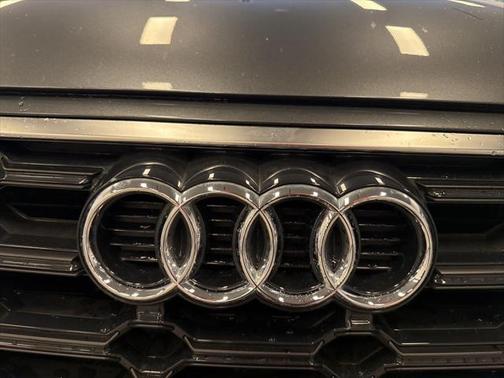 2022 Audi Q5 Premium 45 TFSI S line quattro S tronic