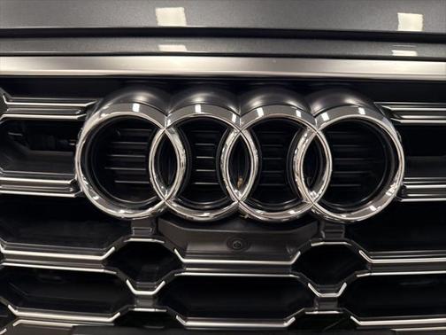 2025 Audi SQ5 Premium Plus TFSI quattro Tiptronic