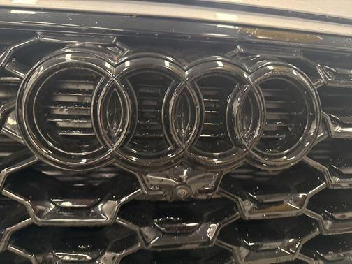 2023 Audi Q5 45 S line quattro Premium