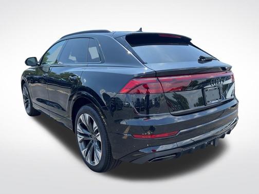 2025 Audi Q8 55 Premium
