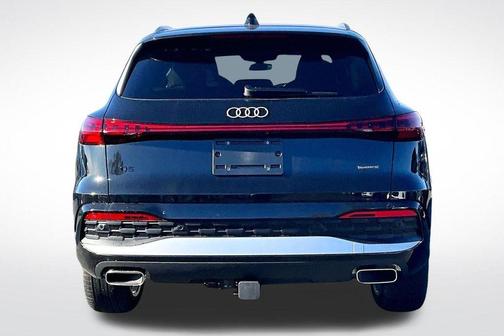 Mythos Black Metallic 2025 Audi Q5 2.0T quattro Premium