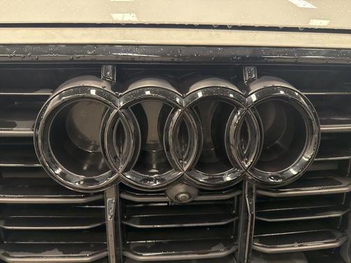 2022 Audi Q7 55 Premium Plus
