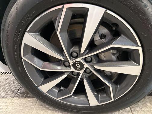 2022 Audi Q5 45 S line quattro Premium