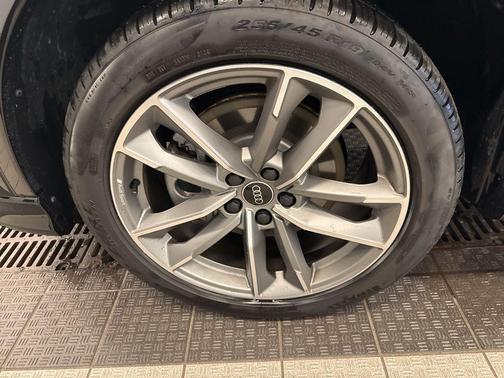 2025 Audi Q3 45 S line Premium