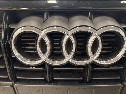 2025 Audi Q3 45 S line Premium