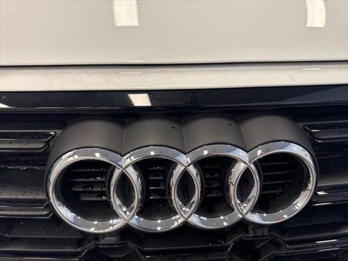 2025 Audi Q5 Premium 45 TFSI S line quattro