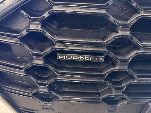2025 Audi Q5 45 S line quattro Premium