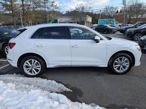 2025 Audi Q3 45 S line Premium