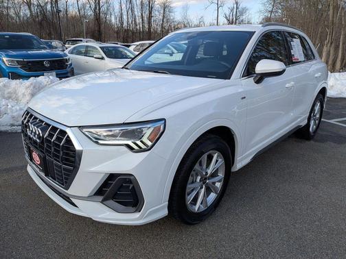 2025 Audi Q3 45 S line Premium