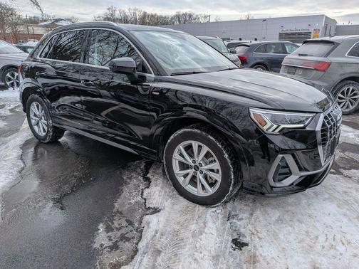 2025 Audi Q3 45 S line Premium