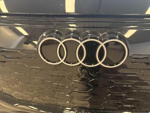 2025 Audi Q6 e-tron Premium