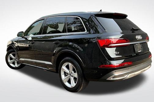 2023 Audi Q7 45 Premium