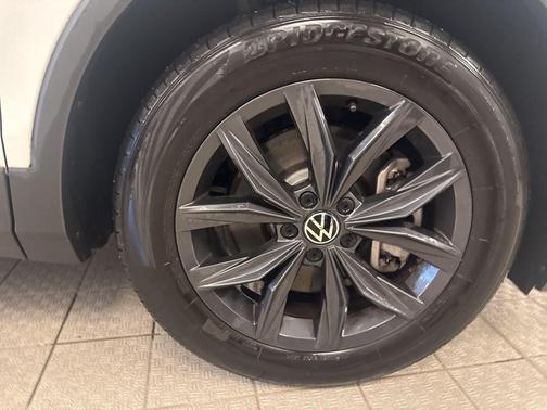 2024 Volkswagen Tiguan 2.0T SE