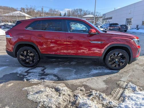 2025 Volkswagen Atlas Cross Sport 2.0T SE w/Technology