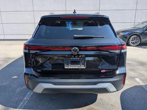 2025 Volkswagen Tiguan 2.0T SE