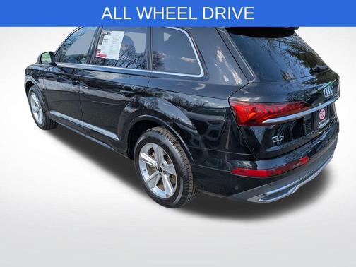 2023 Audi Q7 45 Premium Plus