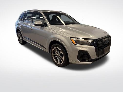 2025 Audi Q7 45 Premium Plus