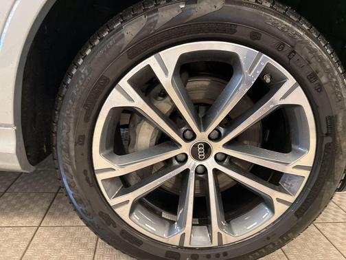 2025 Audi Q7 45 Premium Plus