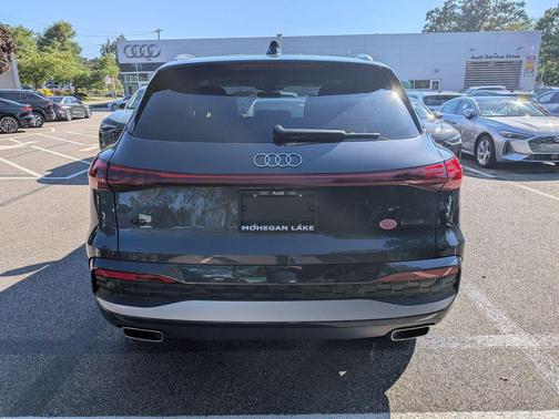 Tambora Gray Metallic 2025 Audi Q5 2.0T quattro Premium