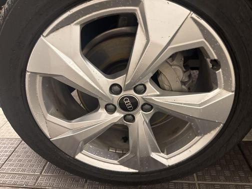 2023 Audi Q5 45 S line quattro Premium