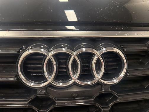 2023 Audi Q5 45 S line quattro Premium