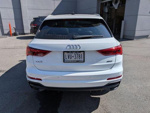 Arkona White 2025 Audi Q3 45 S line Premium