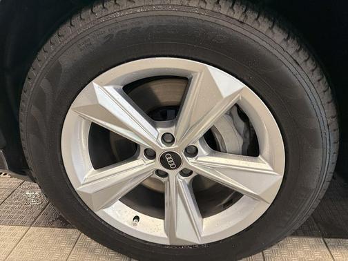 2021 Audi Q7 45 Premium