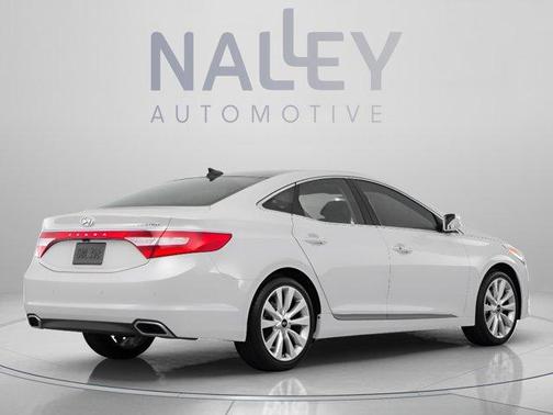 Hyper White 2017 Hyundai Azera Limited