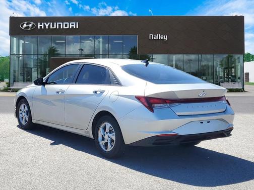 2021 Hyundai ELANTRA SE