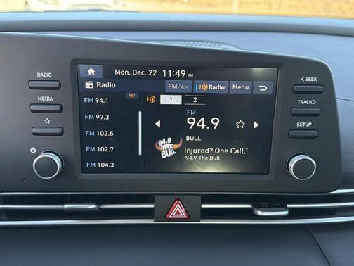 2025 Hyundai ELANTRA SE