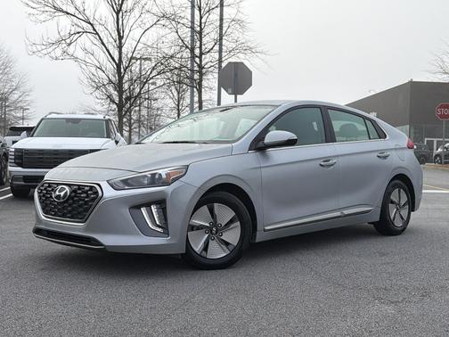 2022 Hyundai IONIQ Hybrid SE