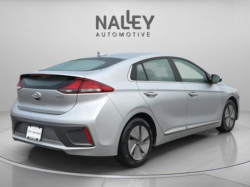 2022 Hyundai IONIQ Hybrid SE