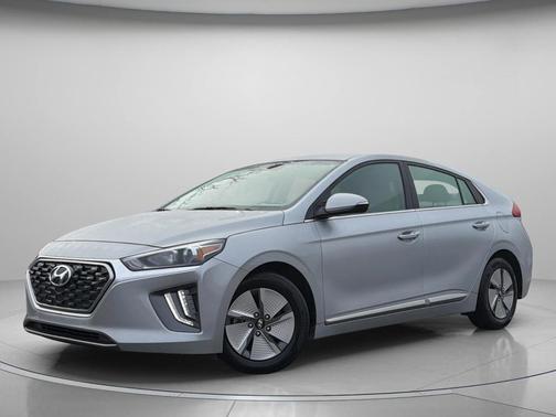 2022 Hyundai IONIQ Hybrid SE