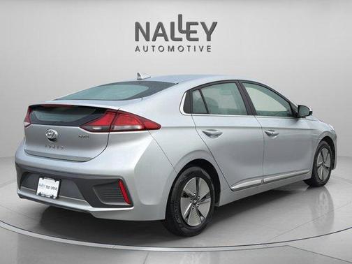 2022 Hyundai IONIQ Hybrid SE