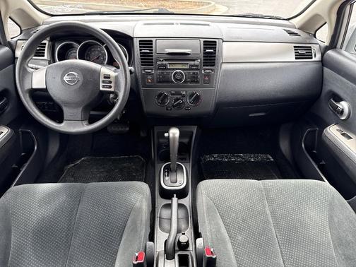2011 Nissan Versa 1.8 S