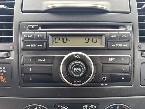 2011 Nissan Versa 1.8 S