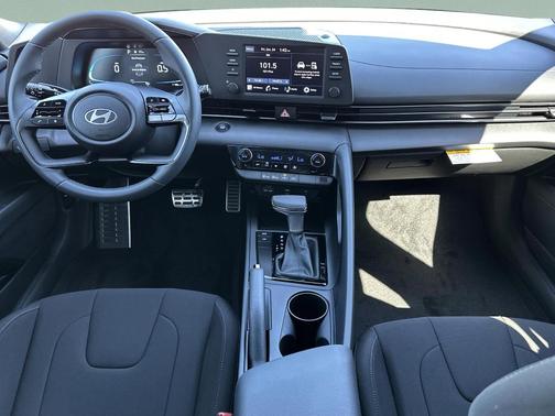 2026 Hyundai ELANTRA SEL