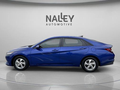 2022 Hyundai ELANTRA SE