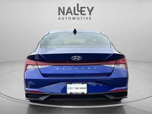 2022 Hyundai ELANTRA SE