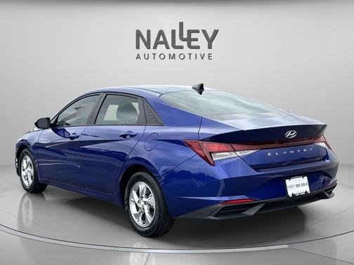 2022 Hyundai ELANTRA SE
